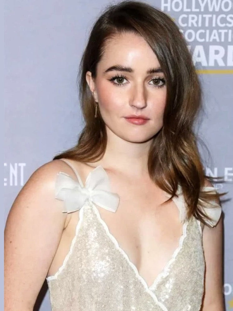 Kaitlyn Dever 8.5 x 11 Candid Color Photograph Art Print Photo Picture Collectibles:Photographic Images:Photographs Style Your Walls